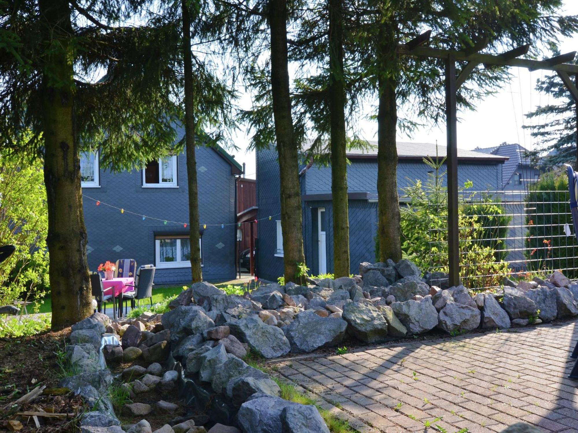 Holiday Home With Garden Neustadt am Rennsteig Exteriör bild